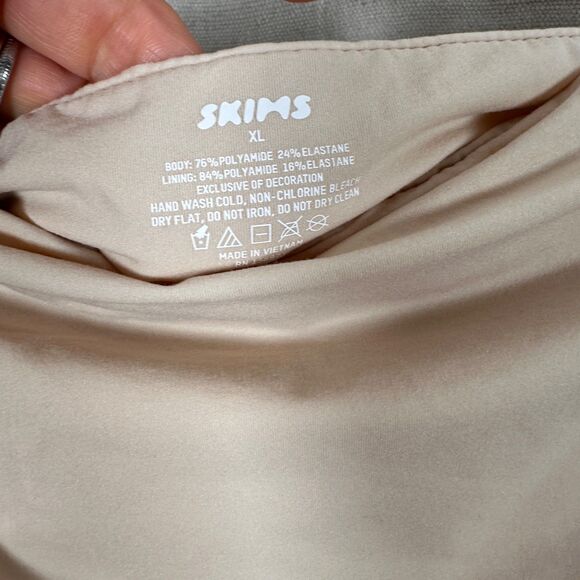 Skims Fits Everybody Bandeau Nude XL - Picture 5 of 6